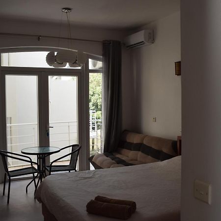 Ocean Drive Studio - Opposite The Beach Grand Baie Exterior foto