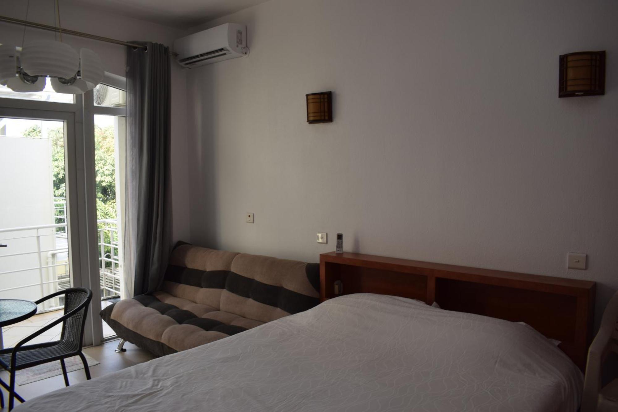 Ocean Drive Studio - Opposite The Beach Grand Baie Exterior foto